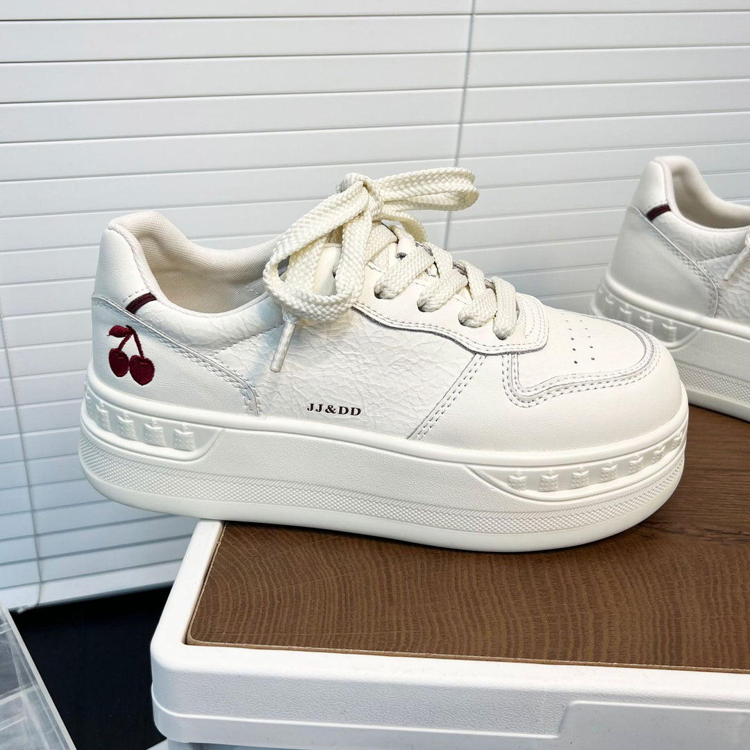 Damen Sneaker mit modischem Plateau und applikierter Kirschstickerei EB