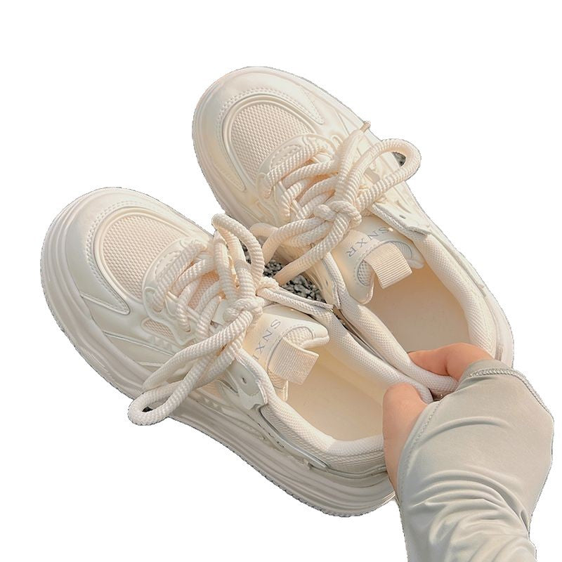 Damen Sportliche Plateau-Sneaker mit atmungsaktivem Obermaterial und rutschfester Sohle EB
