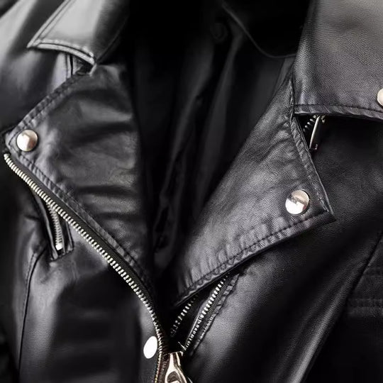 Damen Kunstleder Bikerjacke mit gesteppten Details und schmalem Schnitt EB