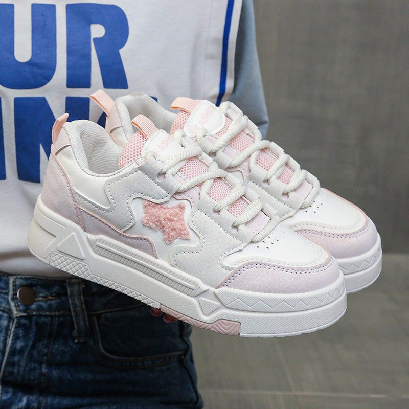 Damen Sneakers im trendigen Design mit detailverliebten Applikationen EB