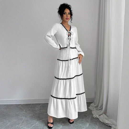 Damen Maxi-Kleid mit verspieltem Schnürungsausschnitt und elegantem Rüschenboden EB