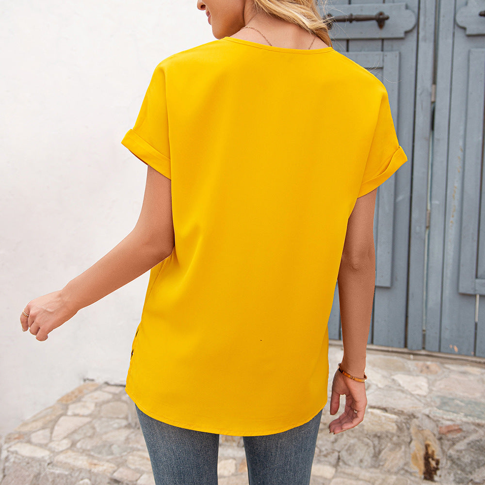 Damen elegantes V-Ausschnitt Bluse mit Falten und seitlichen Schlitzen EB