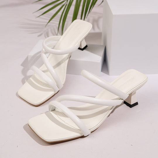 Damen Absatzsandalen mit elegantem Wickelriemendesign und stabiler Blockabsatzkonstruktion EB