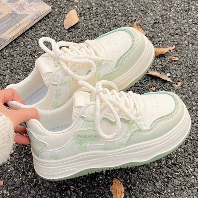 Damen Voluminöser Plateau‑Sneaker im Retro‑Citystil mit dezenter Marmorierung und dämpfender Keilsohle EB