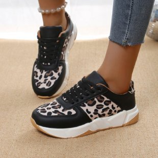 Damen Sneaker mit animal-print Akzenten und rutschfester Sohle EB