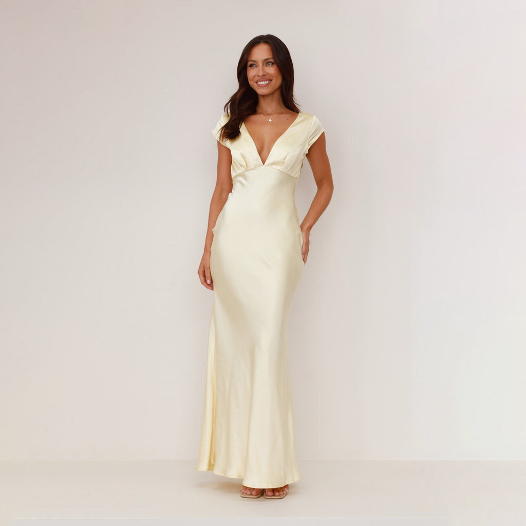 Damen Elegantes Maxikleid mit Tiefem V-Ausschnitt und Fliessendem Satin-Finish EB