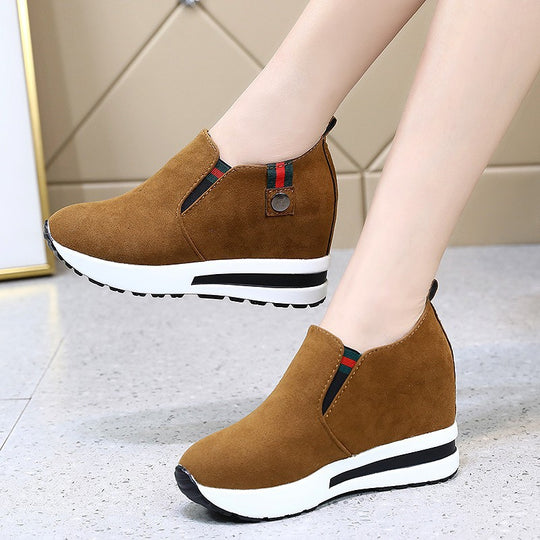 Damen nan Slip-On Keil-Stiefelette mit verstecktem Plateau und rutschfester Profilsohle EB
