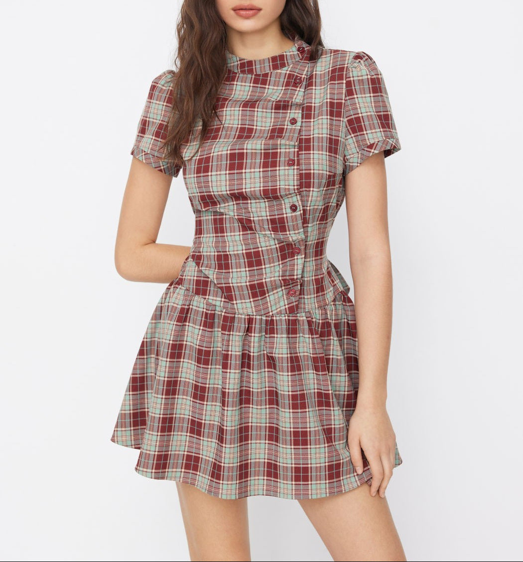 Damen Minikleid mit Knopfdetails und gerafftem Schnitt EB