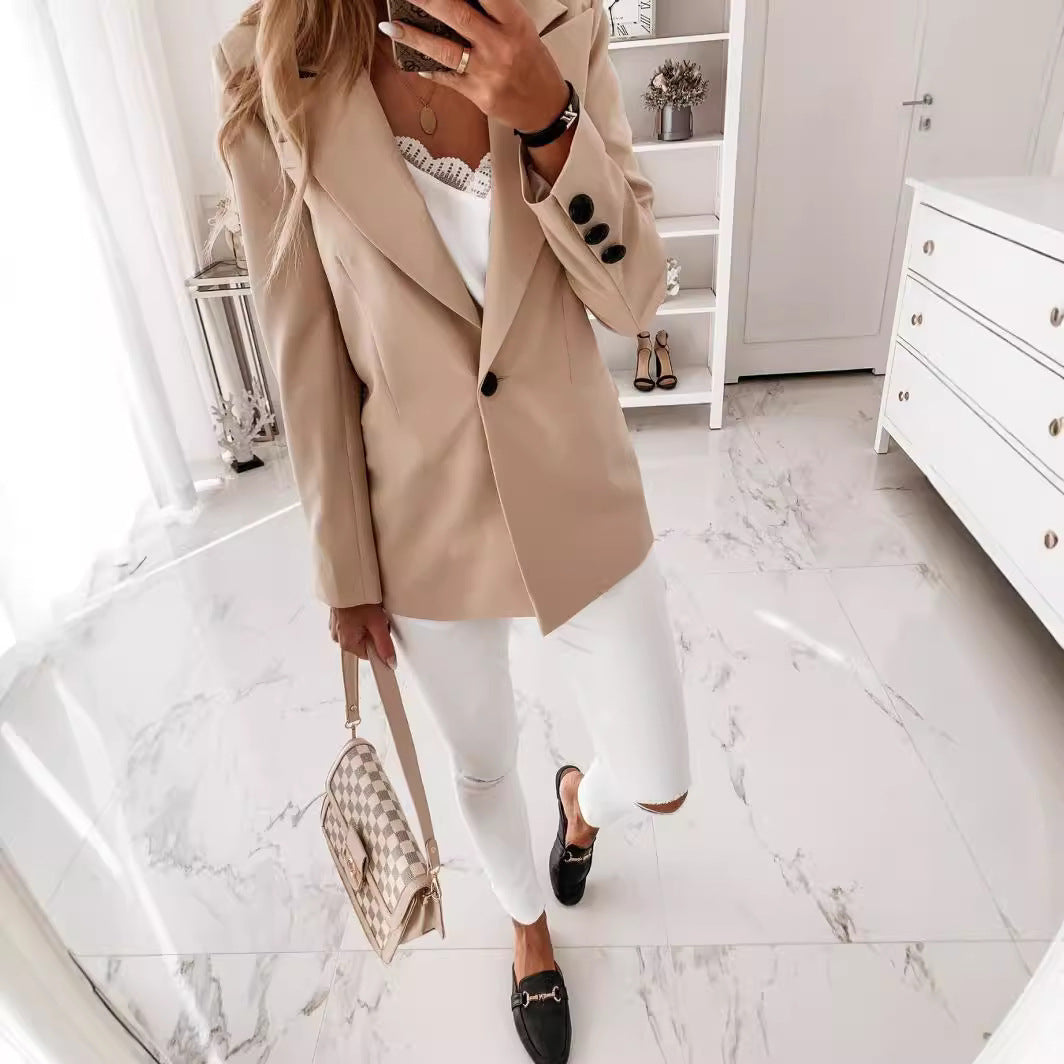 Damen trendiger Blazer-Anzug mit schmalem Schnitt und eleganter Knopfleiste EB