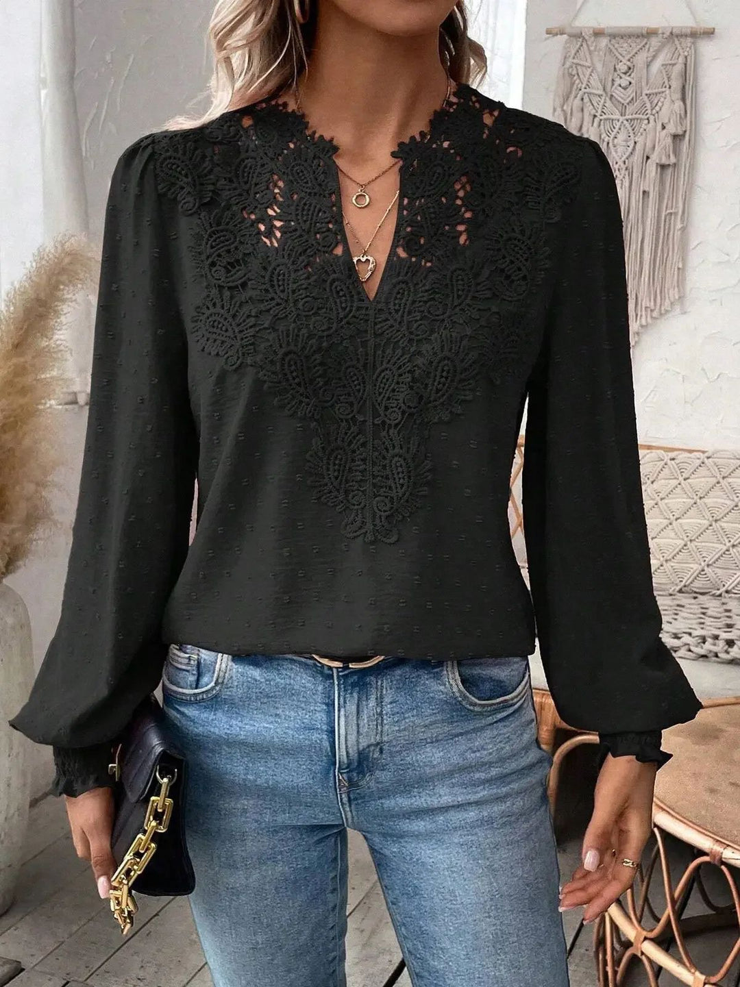 Damen nan Spitzenapplikation V-Ausschnitt Bluse mit Strukturpunkt, gerafften Manschetten und leicht taillierter Silhouette EB