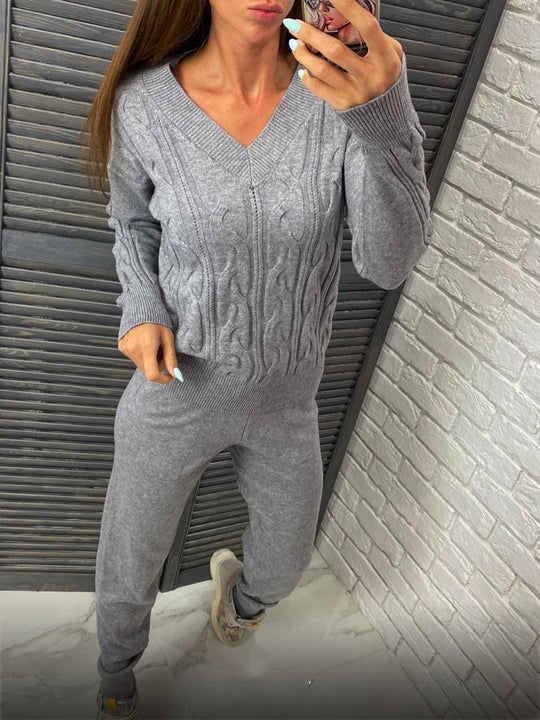 Damen gemütlicher Strickanzug mit V-Ausschnitt und Zopfdesign EB