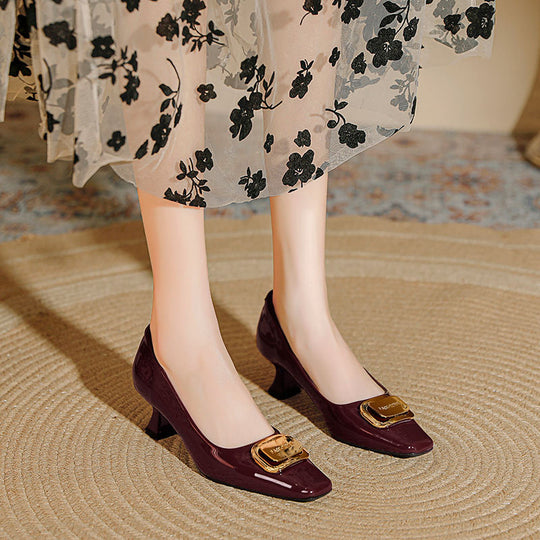 Damen elegante Pumps mit modischem Blockabsatz und geschmackvoller Schnallenapplikation EB
