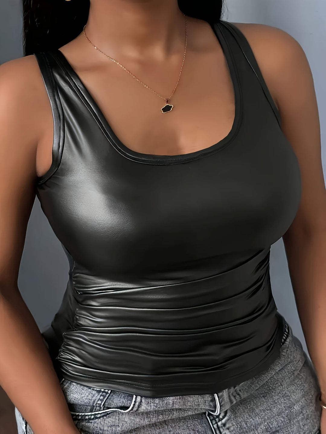 Damen Body mit glänzender Oberfläche und figurbetontem Schnitt EB