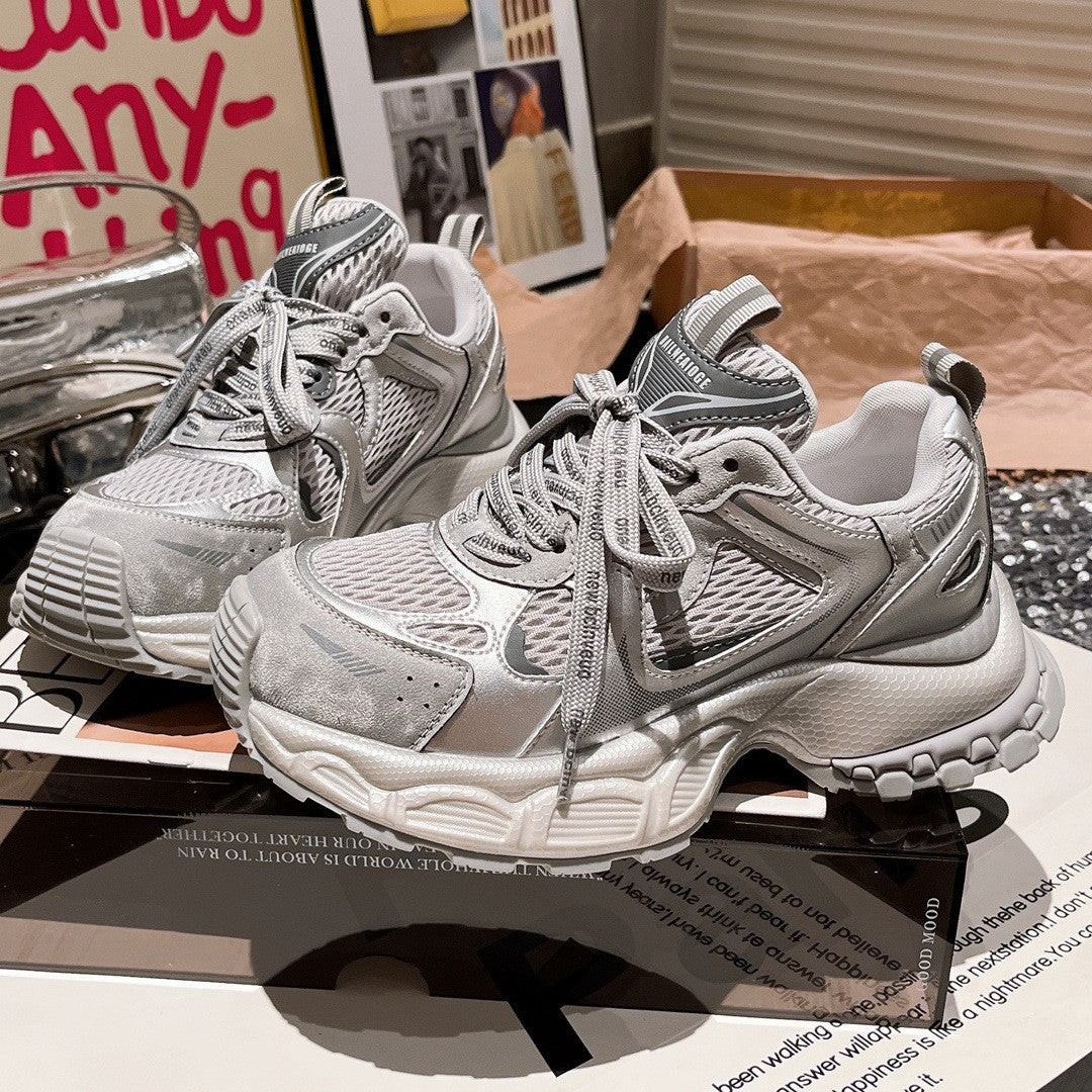 Damen sportliche Sneakers mit innovativem Sohlenprofil und atmungsaktivem Mesh-Obermaterial EB