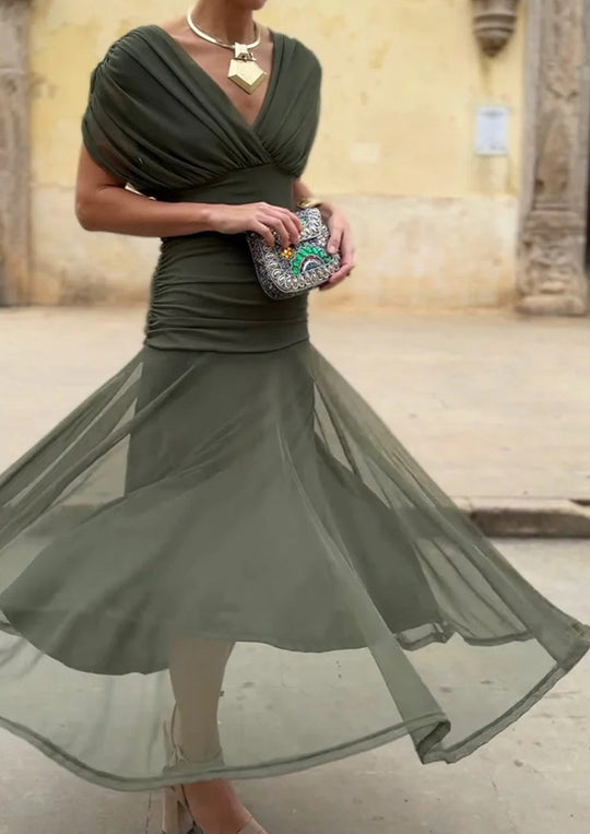Damen nan fließendes Abendkleid mit transparentem Chiffon-Capelet, V-Ausschnitt und taillierter Drapierung EB