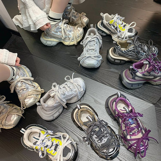 Damen sportliche Sneakers mit robustem Sohlenprofil und innovativem Design EB