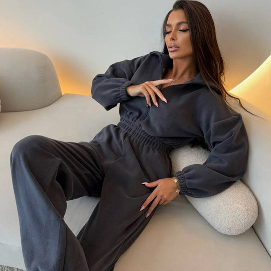 Damen eleganter Lounge-Overall mit elastischer Taillenpartie, Stehkragen, Reißverschluss und weitem Bein Eichborn Berlin