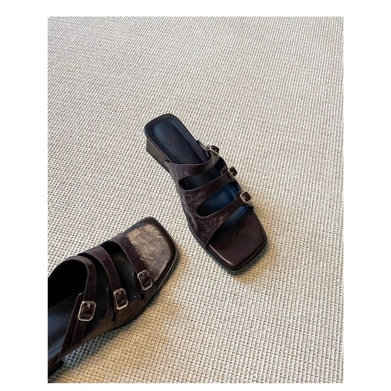 Damen stilvolle Mules mit verstellbaren Riemen EB