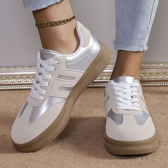 Damen Sportliche Sneakers mit satiniertem Obermaterial und Retro-Design EB