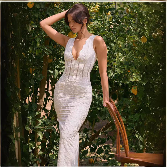 Damen Figurbetontes Spitzenkleid mit tiefem V-Ausschnitt und schimmernden Details EB