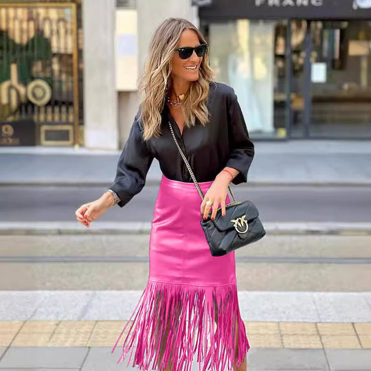 Damen Fuchsia-Fransenrock aus Kunstleder mit figurbetonter Silhouette und schwingendem Design EB