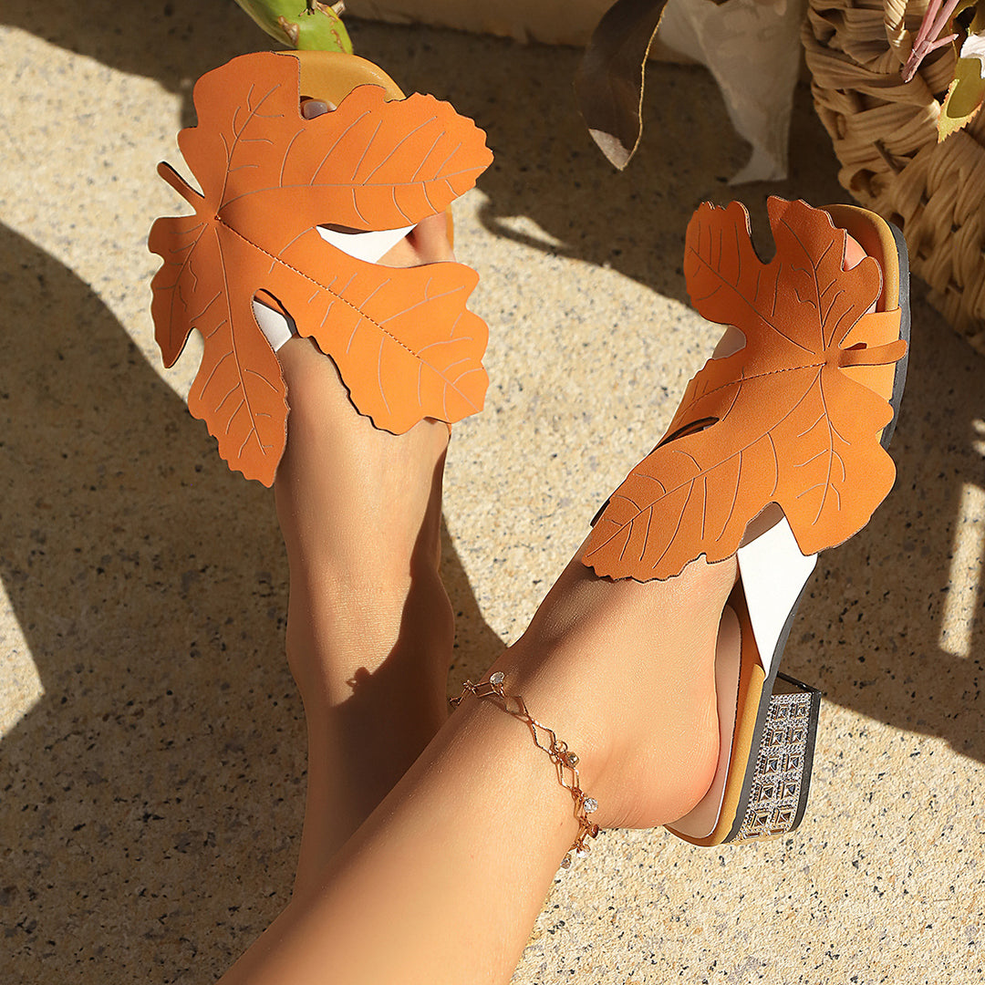 Damen Sandalen mit floralem Cut-Out-Design und modernen Akzenten EB