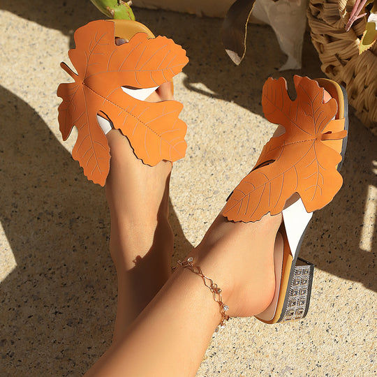 Damen Sandalen mit floralem Cut-Out-Design und modernen Akzenten EB