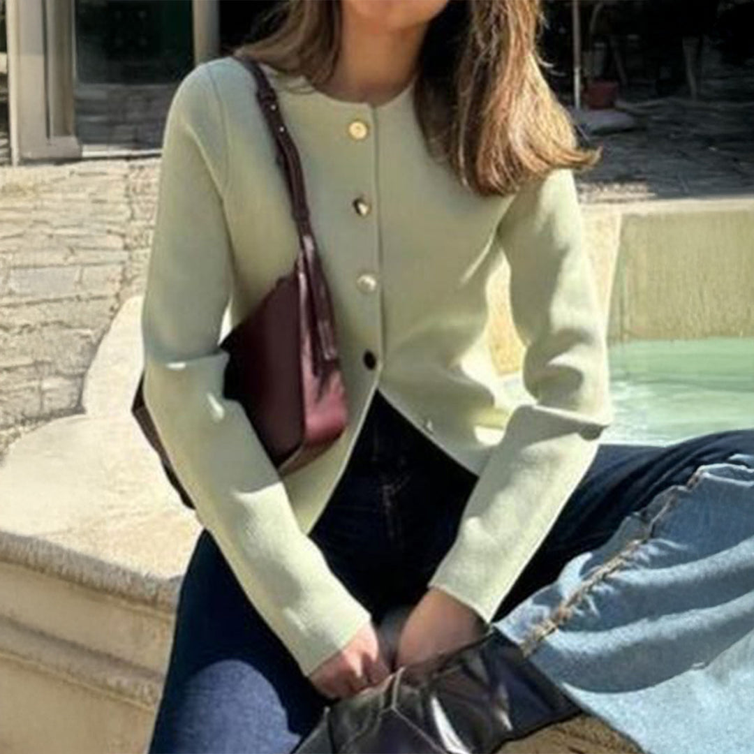 Damen nan taillierter Feinstrick-Cardigan mit asymmetrischer Goldknopf-Leiste und Frontschlitz EB