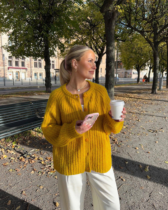 EB | Damen Gerippt Strickjacke mit Knopfverschluss und Rundem Ausschnitt