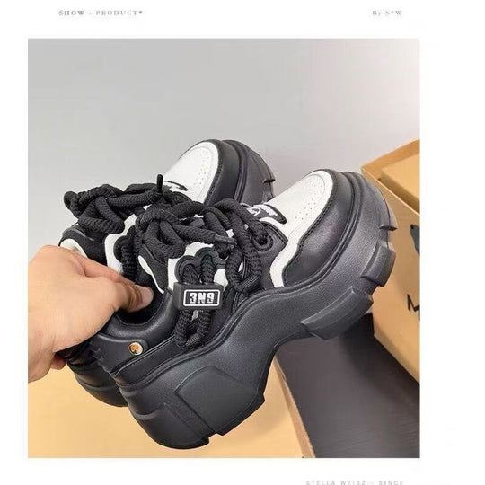 Damen Plateausneaker mit innovativem Sohlenprofil und stylischem Design EB