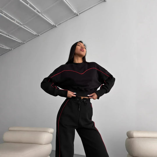 Damen kurzes Oversize-Sweatshirt mit Kordelzug-Jogginghose und Kontrastnähten EB