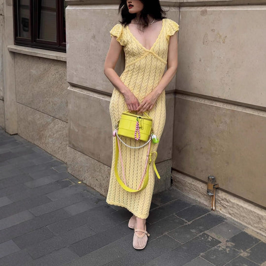 Damen Strickkleid mit zarten Rüschendetails und feiner Lochstrickstruktur EB