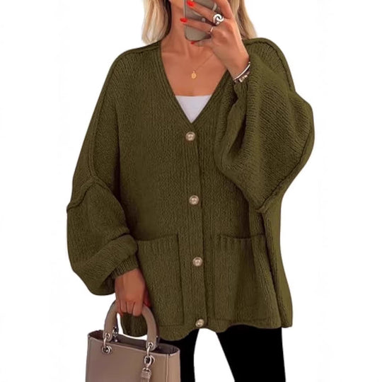 Damen Oversize Strickcardigan mit V-Ausschnitt, goldenen Zierknöpfen und aufgesetzten Taschen EB