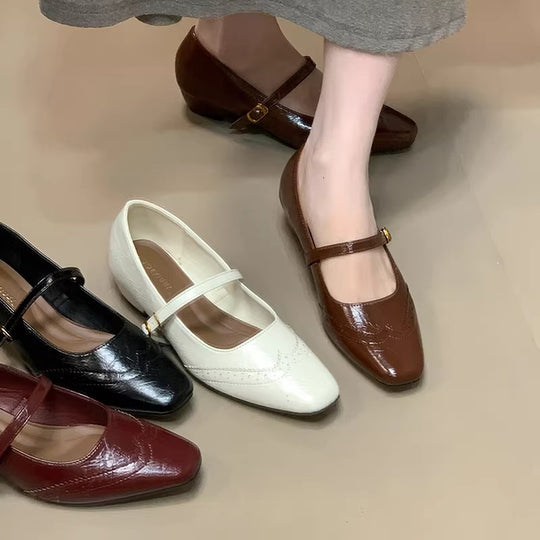 Damen Ballerinas mit elegantem Riemchen und verspieltem Schnitt EB