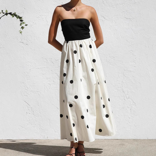 Damen Maxikleid mit trägerlosem Oberteil und verspieltem Punkten-Muster EB