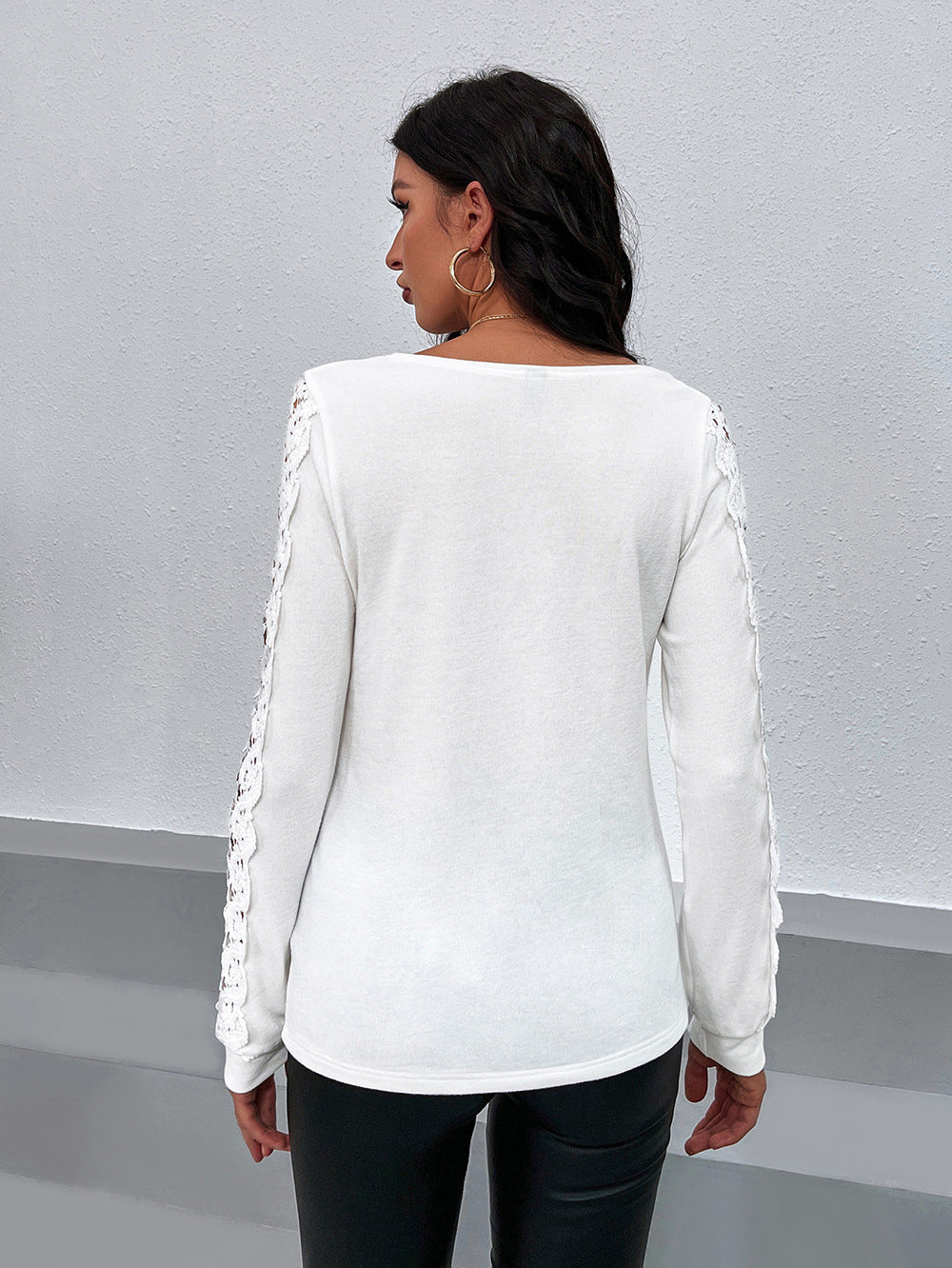 Damen Elegantes Oberteil mit Spitzenärmeln und V-Ausschnitt EB