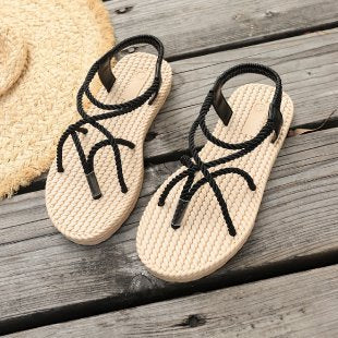 Damen Sandalen mit rutschfester Sohle und dekorativen Schnüren EB