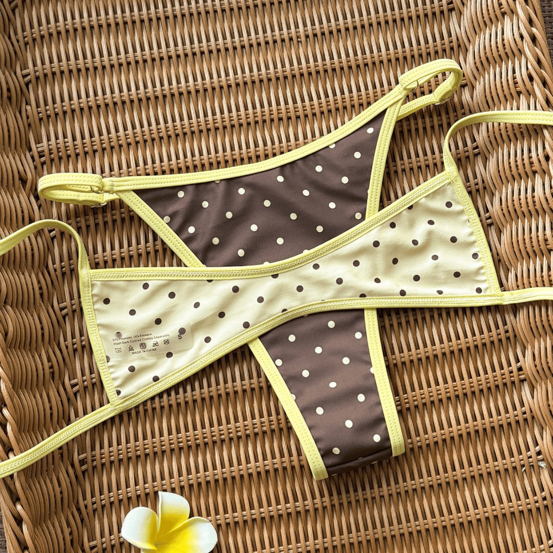 Damen Modischer Slip-Bikini mit trendigen Pünktchen EB