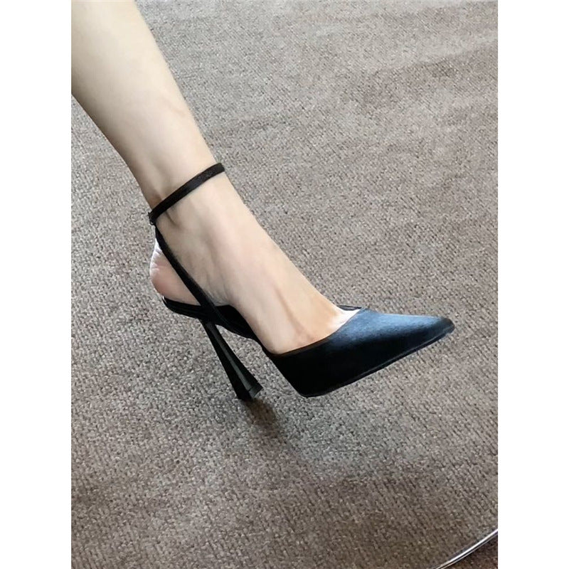 Damen Slingback High Heel Pumps mit elegantem Riemendesign EB