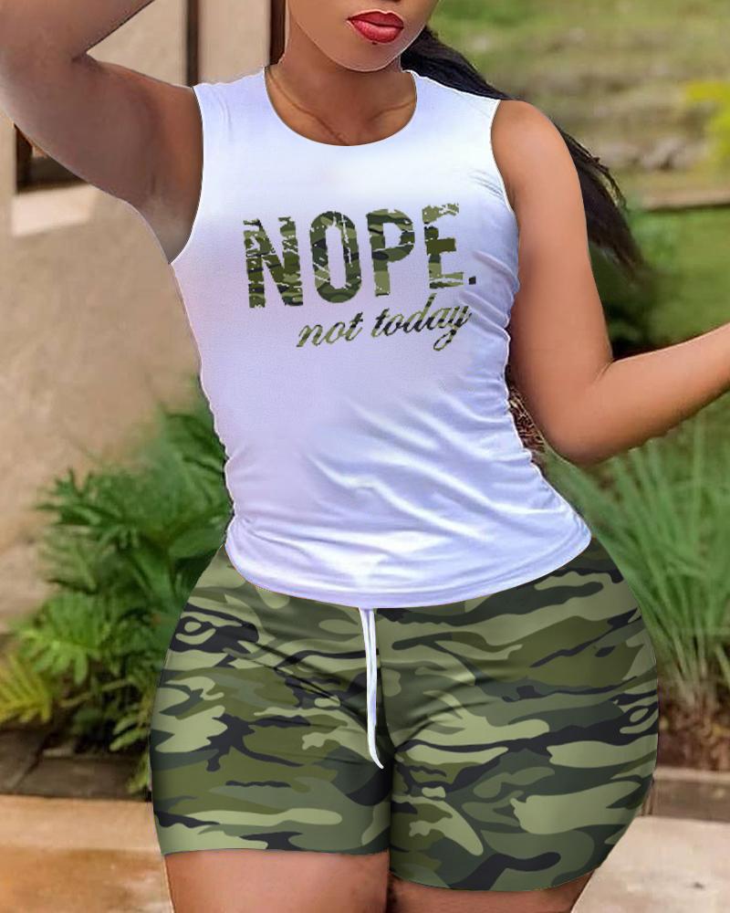 Damen Sportliches Tanktop mit Camouflage Shorts EB