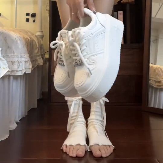 Damen Plattform-Sneaker mit atmungsaktiven Einsätzen und eleganter Schnürung EB