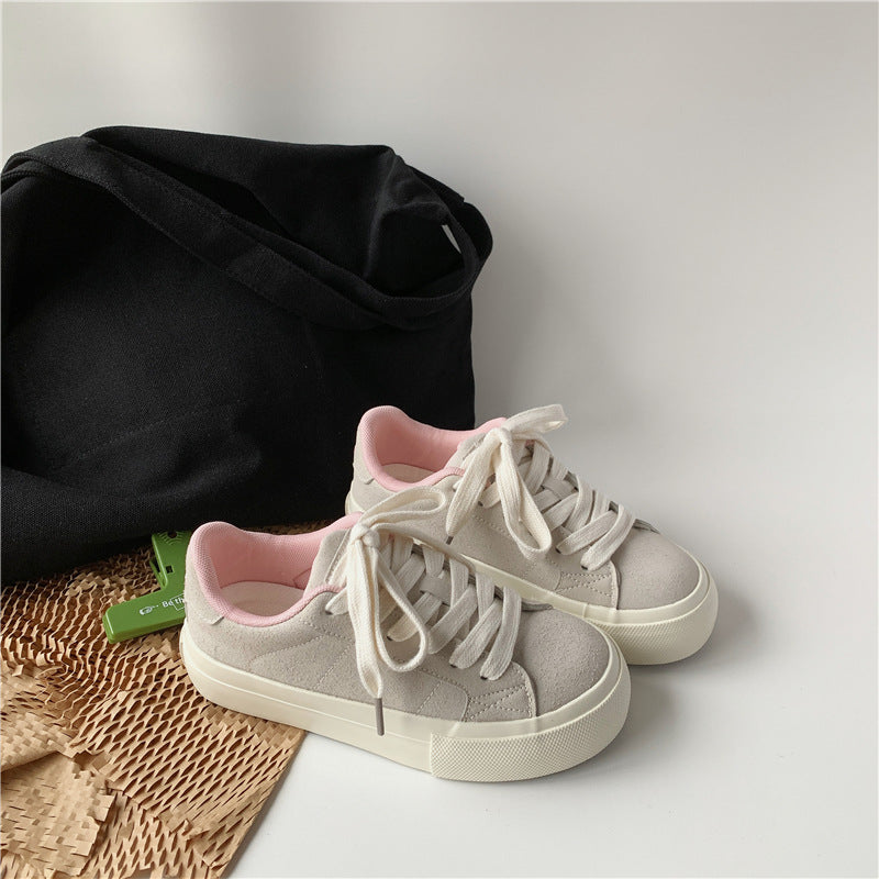 Damen Lifestyle Sneaker mit weichem Wildleder-Obermaterial und bequemer Dämpfung EB