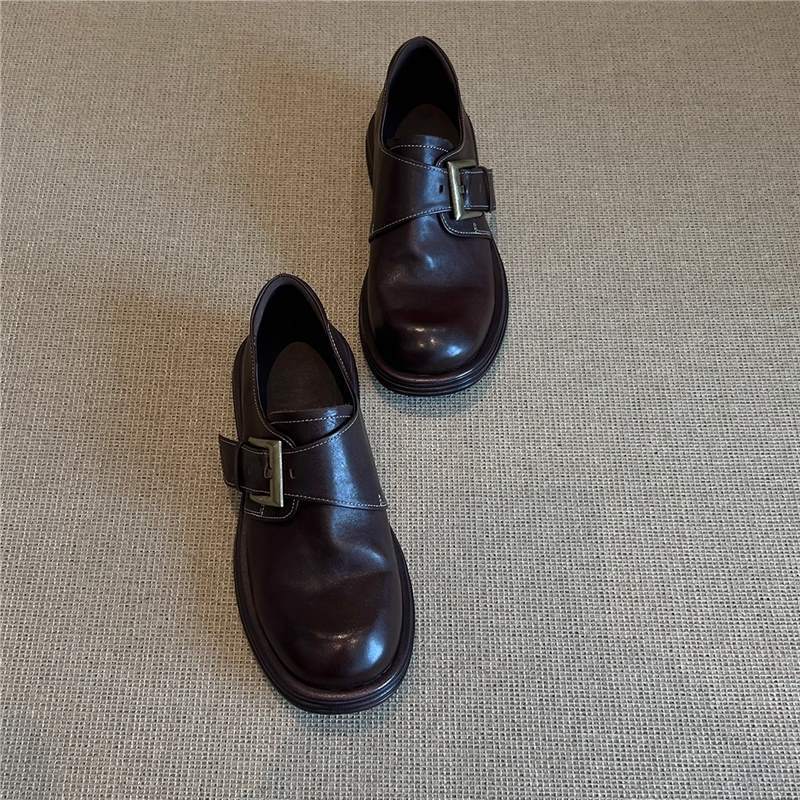 Damen weiche Lederschuhe mit modischer Schnallenverzierung EB