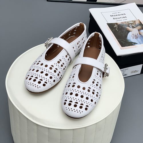 Damen Modische Slipper mit dekorativem Lochmuster EB