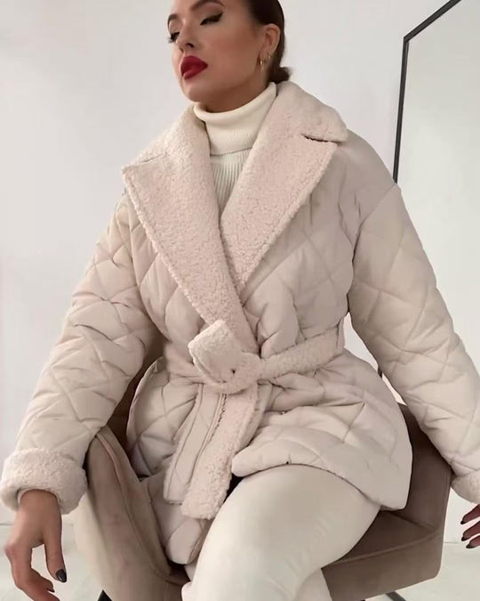 Damen gesteppte Fleecejacke mit Gürtel und großem Kragen EB