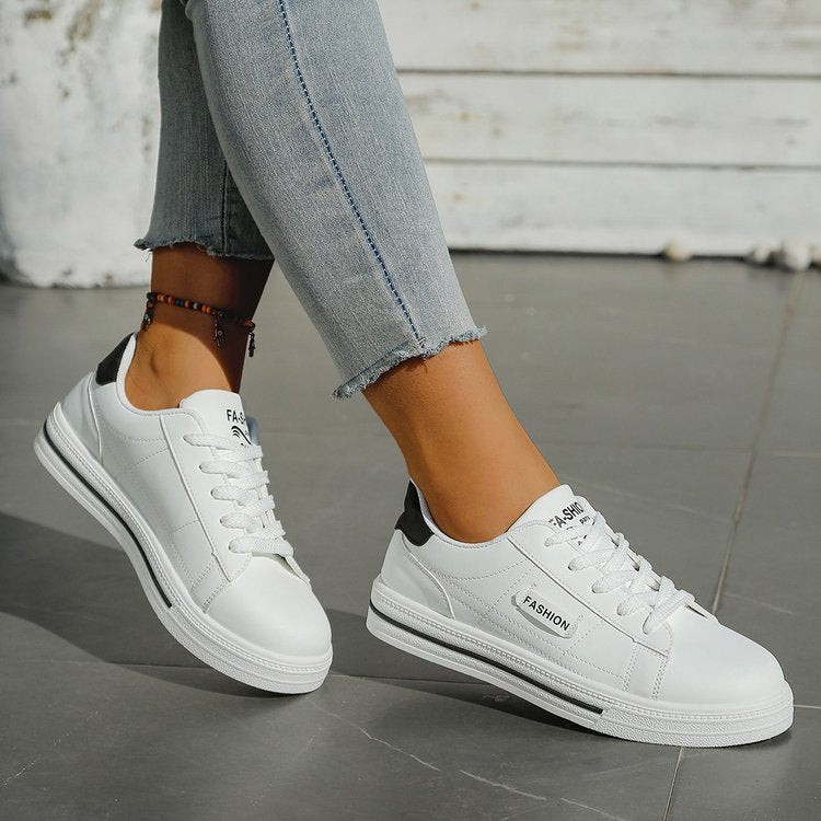 Damen Sneakers mit klassischem Design und modischem Akzent EB