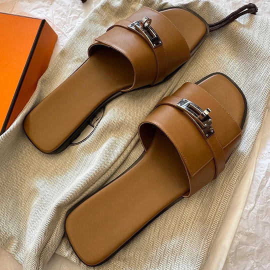 Damen elegante Flip-Flops mit modischen Riemen und komfortablem Fußbett EB