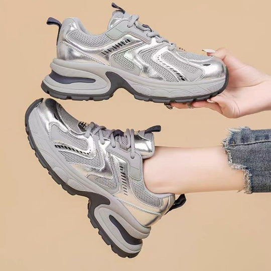 Damen Sportliche Sneakers mit reflektierenden Elementen und dämpfender Sohle EB