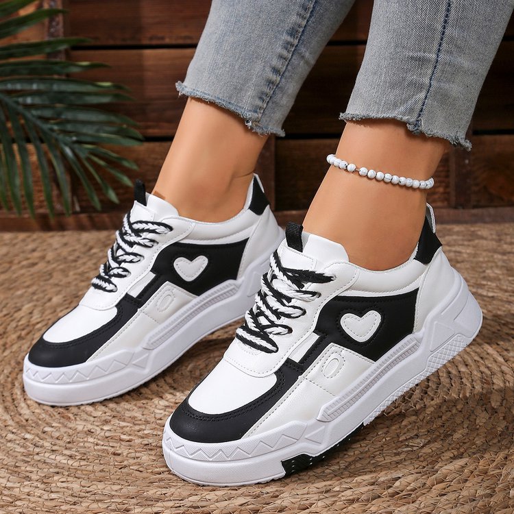 Damen Modische Sneaker mit Herz-Applikation EB