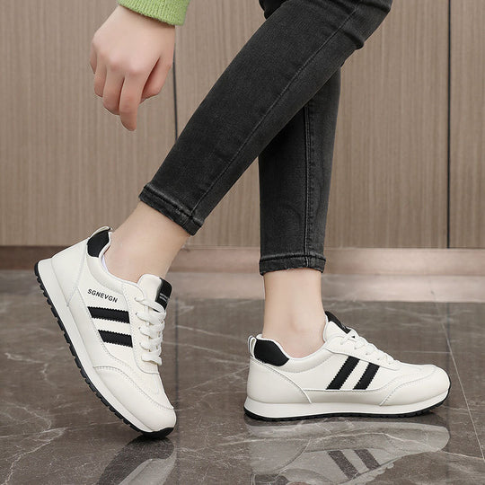 Damen Sportliche Sneakers mit atmungsaktiver Obermaterialstruktur und rutschfester Sohle EB